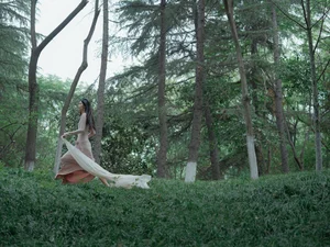 Ethereal Forest Muse: Yu Qing Feng’s Soft Aesthetic - image 8