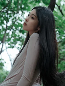 Ethereal Forest Muse: Yu Qing Feng’s Soft Aesthetic - image 6