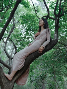 Ethereal Forest Muse: Yu Qing Feng’s Soft Aesthetic - image 21