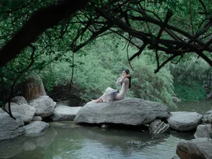 Ethereal Forest Muse: Yu Qing Feng’s Soft Aesthetic - image 20