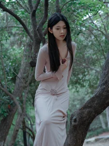 Ethereal Forest Muse: Yu Qing Feng’s Soft Aesthetic - image 10
