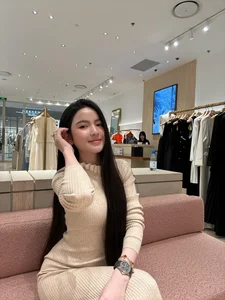 Chu Thanh Huyền Stuns at Recent Event: Real-Life Beauty Captured via Unfiltered Camera Lenses - image 1