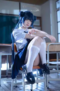 Captivating Blue Archive Misaki JK Cosplay by Coser@屿鱼 – Mystical School Uniform Charm - image 7