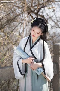The Graceful Artistry of Xiao Jin in YiTuYu Art Language Vol.4124 - image 2