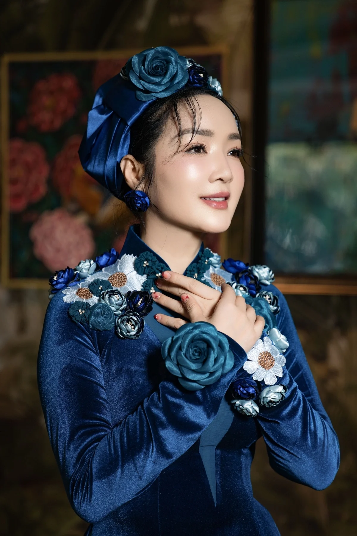 The Timeless Elegance of Giang My in Exquisite Floral Embroidered Ao Dai