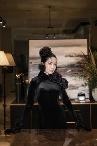 The Timeless Elegance of Giang My in Exquisite Floral Embroidered Ao Dai - image 7