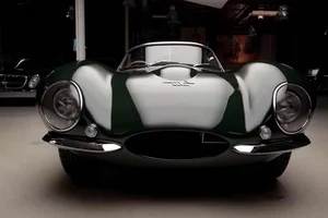 The Legend's Ride: Exploring Steve McQueen's Rare 1957 Jaguar XKSS - image 8