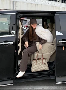 Ho Ngoc Ha’s Sophisticated Office Style: A Masterclass in Modern Professional Fashion for Women - image 2