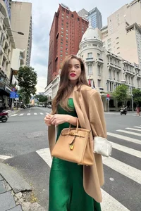 Ho Ngoc Ha’s Sophisticated Office Style: A Masterclass in Modern Professional Fashion for Women - image 4