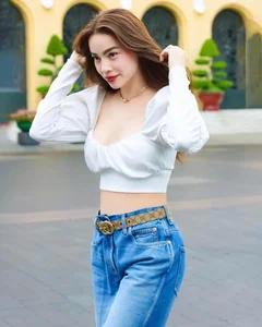 Ho Ngoc Ha’s Sophisticated Office Style: A Masterclass in Modern Professional Fashion for Women - image 5