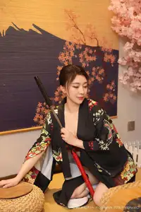 Su Yi Nuo No.10627: Captivating Traditional Grace in a Seductive Black Kimono - image 6