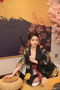 Su Yi Nuo No.10627: Captivating Traditional Grace in a Seductive Black Kimono - image 2