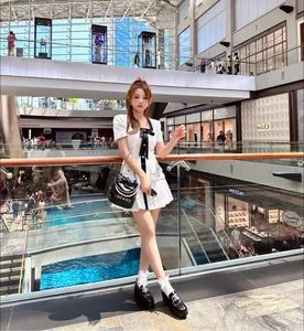 Dieu Nhi and Huyen Baby Visual Check: Comparing Two Icons in One Frame - image 2