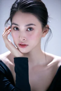 Avoid These Common Makeup Mistakes That Can Diminish Even the Most Radiant Natural Beauty - image 3