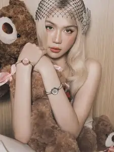 Ngoc Trinh: Signature Allure, Dreamlike and Captivating Moments - image 4