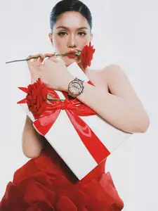 Ngoc Trinh: Signature Allure, Dreamlike and Captivating Moments - image 3