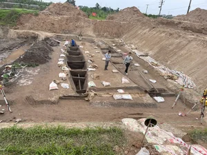 Unveiling Ancient Secrets: Discovering the Unique Archaeological Details of the Luy Lau Boat - image 4