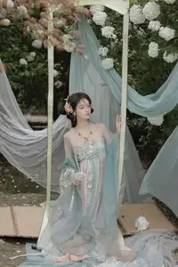 Ethereal Hanfu Beauty: Bao Zou Qi Qi in YiTuYu Vol.8607 Art Collection - image 14