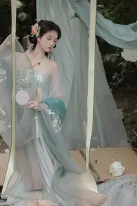 Ethereal Hanfu Beauty: Bao Zou Qi Qi in YiTuYu Vol.8607 Art Collection - image 15