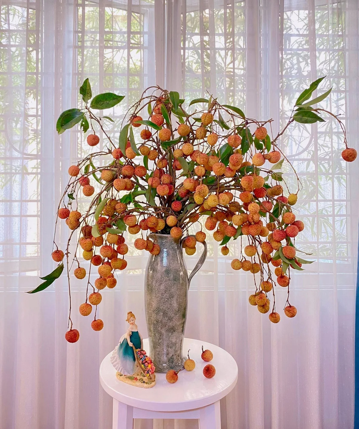 Unique Fruit-Shaped Decorative Vases: The Latest Home Decor Trend for Modern Interiors