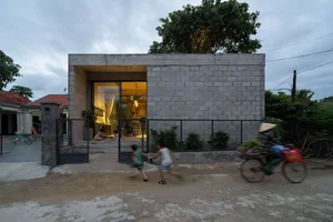 Sustainable Raw Brick House Design: Minimalist and Eco-Friendly Architecture for Modern Living - image 5
