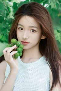 The Art of Elegance: YiTuYu Art Language Vol.7077 Featuring Yu Er - image 2