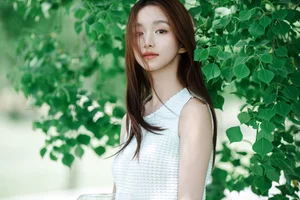 The Art of Elegance: YiTuYu Art Language Vol.7077 Featuring Yu Er - image 1