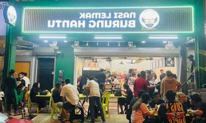 A Culinary Guide to Malaysia's National Dish: 9 Must-Visit Spots for Authentic Nasi Lemak - image 6