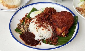A Culinary Guide to Malaysia's National Dish: 9 Must-Visit Spots for Authentic Nasi Lemak - image 0