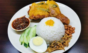 A Culinary Guide to Malaysia's National Dish: 9 Must-Visit Spots for Authentic Nasi Lemak - image 5