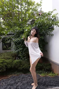 Tang Anqi: A Masterclass in Modern Portraiture and Visual Storytelling - image 2