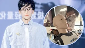 Meet Ai-Da: The World’s First Ultra-Realistic Robot Artist Pursuing a PhD in Creative Arts - image 3