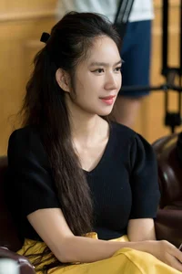 Minh Ha’s Ageless Beauty: Ly Hai’s Wife Revives 10-Year-Old Hairstyle with Stunning Results - image 4