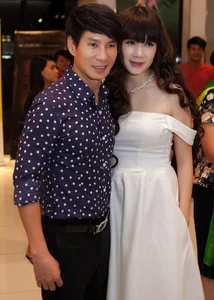 Minh Ha’s Ageless Beauty: Ly Hai’s Wife Revives 10-Year-Old Hairstyle with Stunning Results - image 3