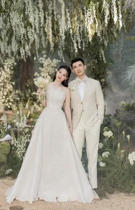 Vietnamese Celebrities Share Joyful Pregnancy News and Elegant Maternity Style in New Viral Gallery - image 3