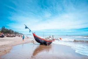 Discovering Sam Son: Four Essential Travel Experiences for an Unforgettable Coastal Holiday in Vietnam During September - image 1