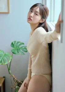 Stunning Digital Photo Book of Toyoda Runa: Run-chan to Issho by Wani Books - Elegant Japanese Portrait Photography and Lifestyle Aesthetics - image 3