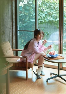 Stunning Digital Photo Book of Toyoda Runa: Run-chan to Issho by Wani Books - Elegant Japanese Portrait Photography and Lifestyle Aesthetics - image 10