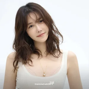 4 Elegant Shoulder-Length Hairstyles for Women Over 40 to Enhance Beauty - image 4
