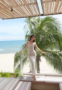 Liz Kim Cuong’s Tropical Escape: Ultimate Beach Fashion Inspiration and Stunning Coastal Travel Vibes for Your Next Summer Getaway - image 8