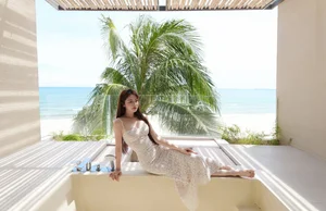 Liz Kim Cuong’s Tropical Escape: Ultimate Beach Fashion Inspiration and Stunning Coastal Travel Vibes for Your Next Summer Getaway - image 9