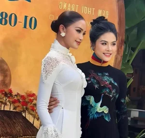 Redefining Beauty: How a Mother of Three Outshines Pageant Queens with Her Radiant Charm and Timeless Elegance - image 7
