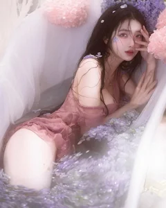 Captivating Mermaid Aesthetic: How This Viral Beauty is Redefining Beachside Glamour and Summer Fashion Trends - image 0