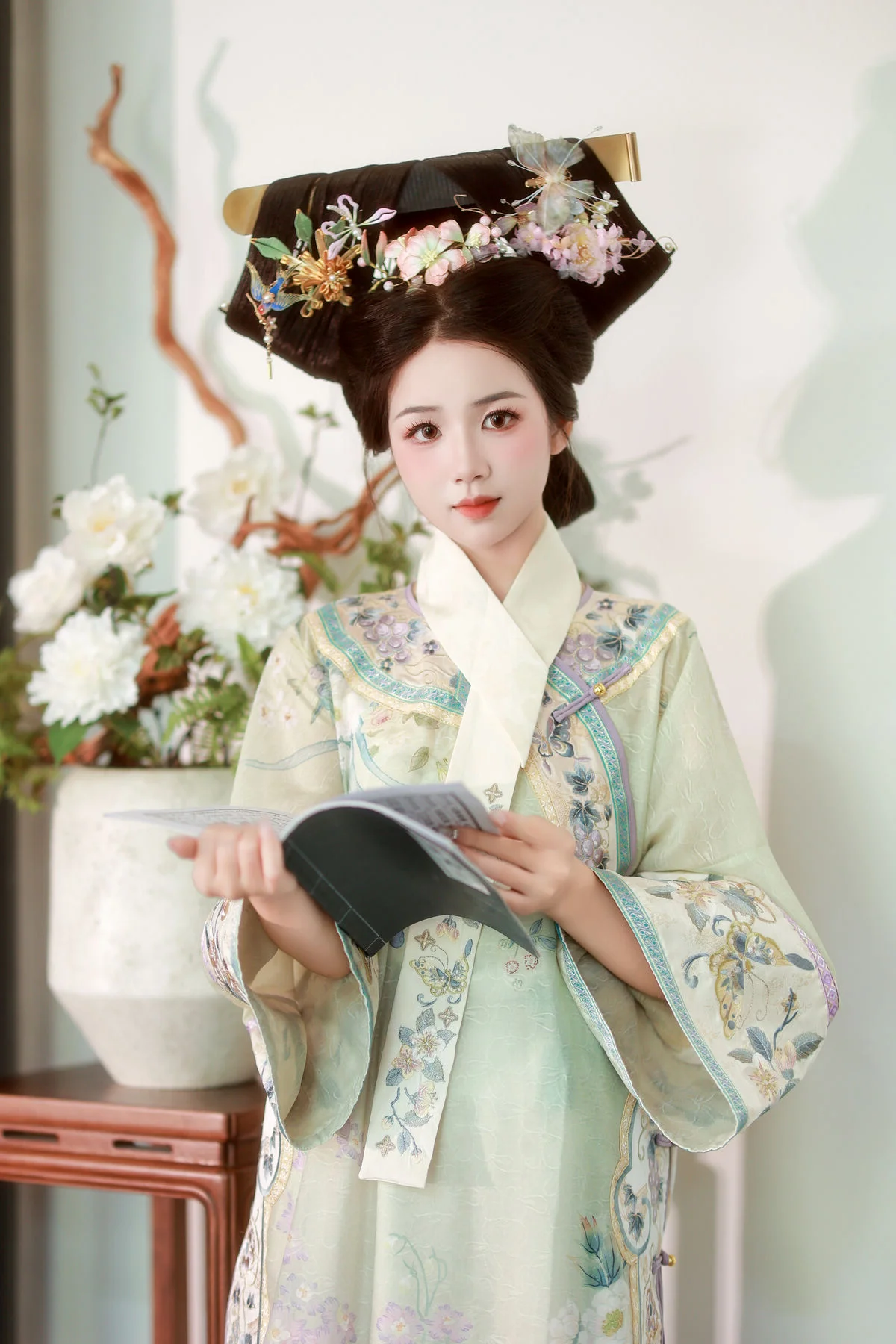Contemporary Fashion Photography: Xiao Du Tong Xue in YiTuYu Vol.7816
