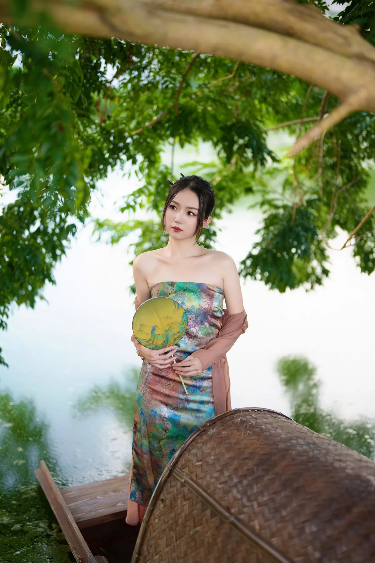 Elegance Redefined: A Look at YiTuYu Art Language Vol.5587 with Di Li Re Ya