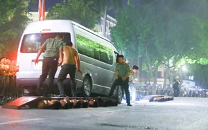Impressive Performance of the People's Public Security Guard Force at Hoan Kiem Lake - image 4