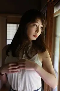 Misumi Shiochi: Captivating Beauty in FRIDAY Digital Photo Book Nocturne Vol.1 - image 14
