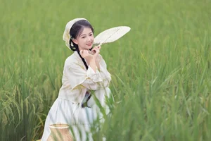 Captivating Visuals: YiTuYu Art Language Vol.5150 Starring Suan La Tang Er - image 7