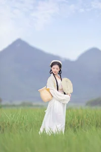 Captivating Visuals: YiTuYu Art Language Vol.5150 Starring Suan La Tang Er - image 9