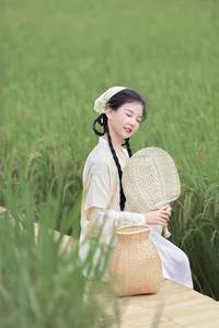 Captivating Visuals: YiTuYu Art Language Vol.5150 Starring Suan La Tang Er - image 6
